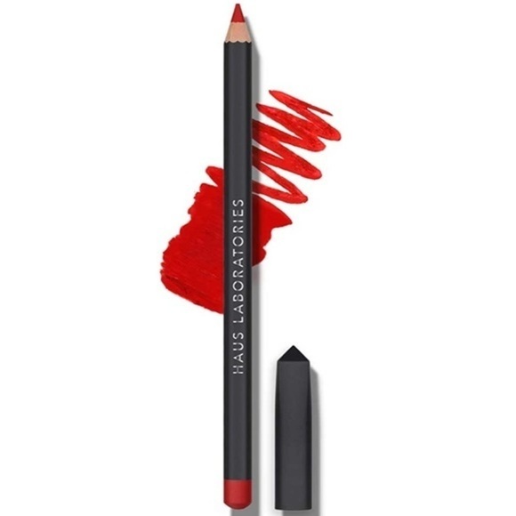 The Sparkling Revolution: Unleashing Creativity w Lady Gaga's HAUS LABORATORIES - Picture 5 of 6